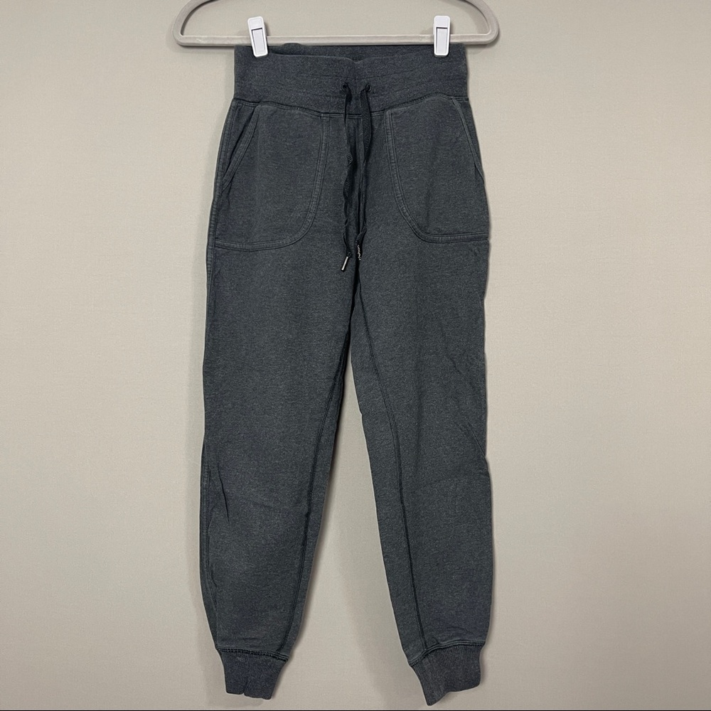 Lululemon Vintage Heathered Grey Sweatpants (Size 4)